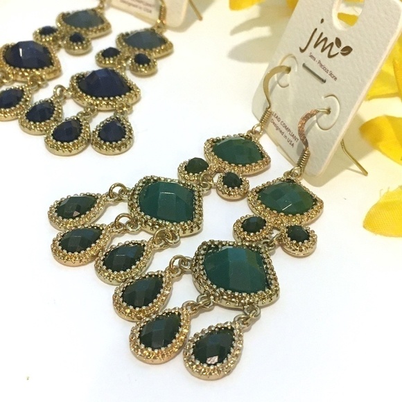𝅺3/$29! 3 Pairs Fancy Bold Jewel Tone Earrings - Picture 7 of 8